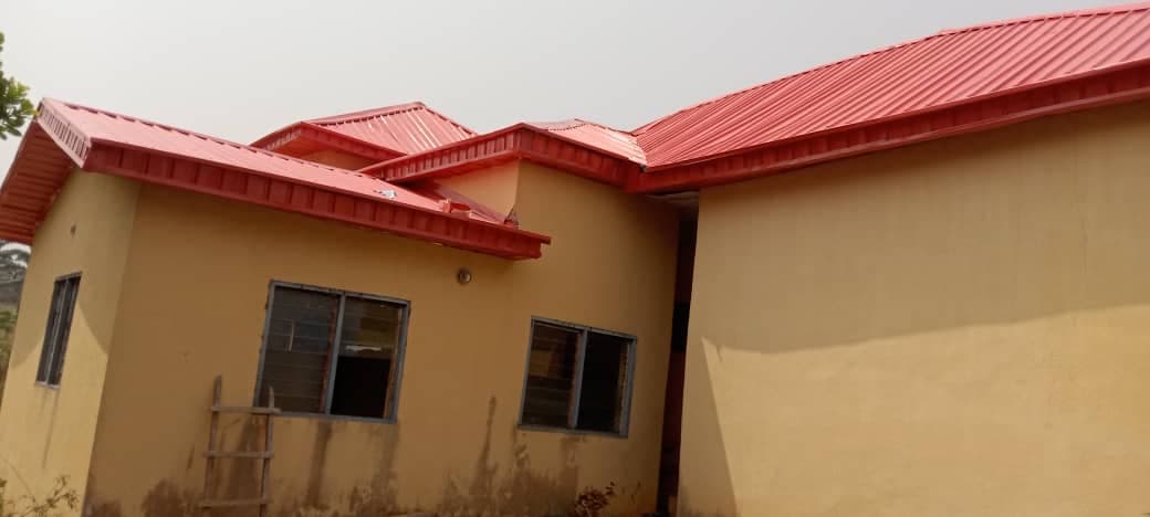 Perimeter wall